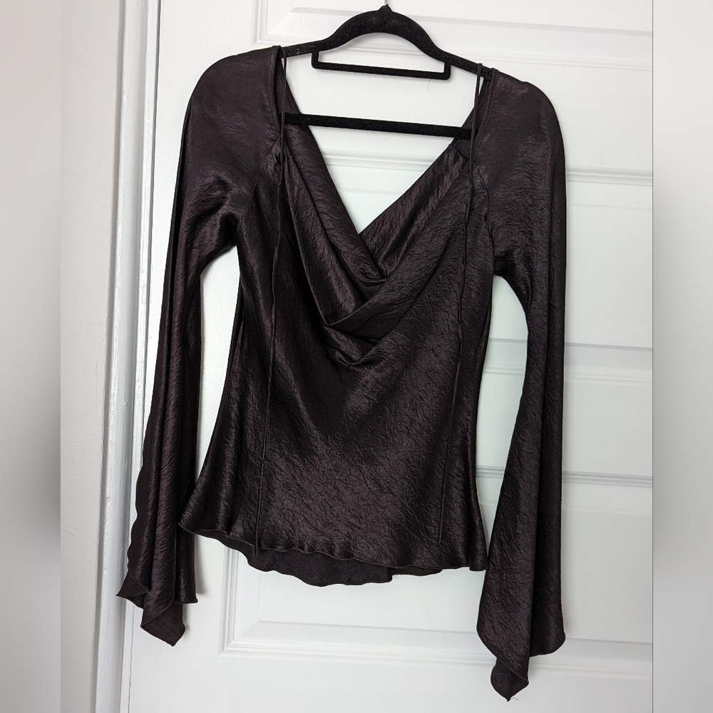 Seduce cowl neck flared sleeve crushed satin witchy top in dark burgundy, s 12 - Picture 4 of 6